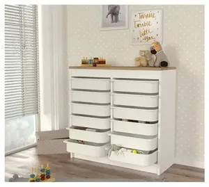 Organizator compartimentat pentru hainele copilului